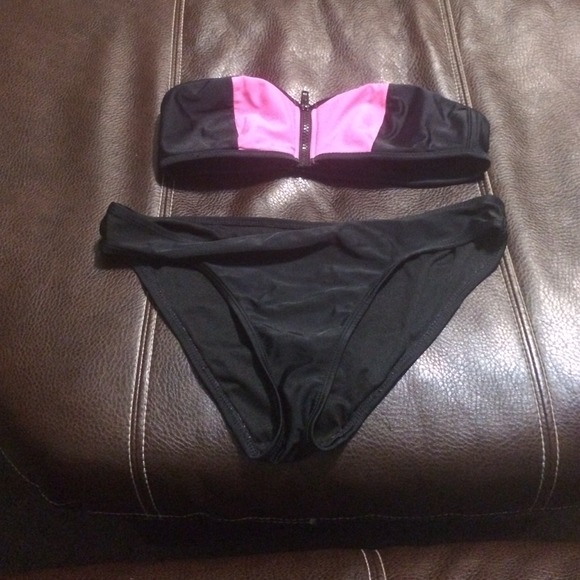bandeau bathing suit top and bottom