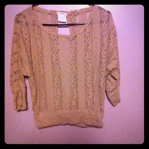 Lace 3/4 sleeve shirt