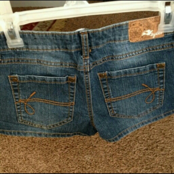 Short - Picture 3 of 3