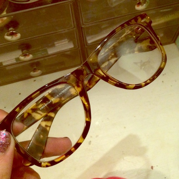 Nerd/hipster glasses. Not correcting