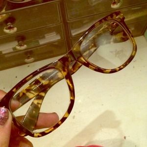 Nerd/hipster glasses. Not correcting