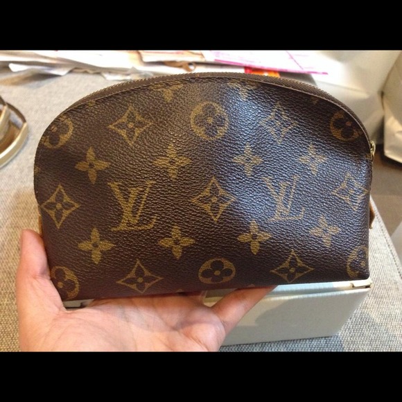 ⛔️⛔️SOLD⛔️⛔️Louis Vuitton make up pouch