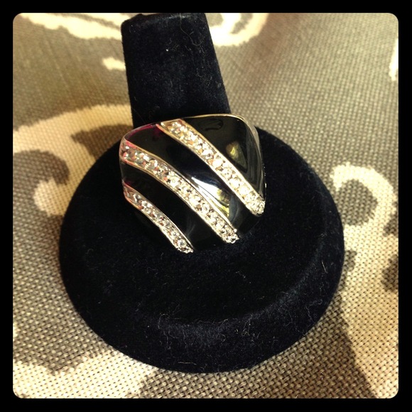 Cocktail ring