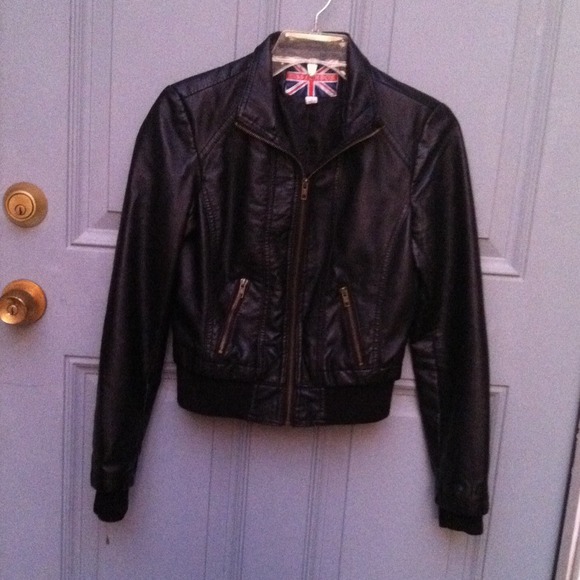 Sporty Black Leather Jacket