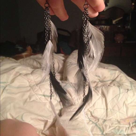 Black and white ball gown - Picture 3 of 3