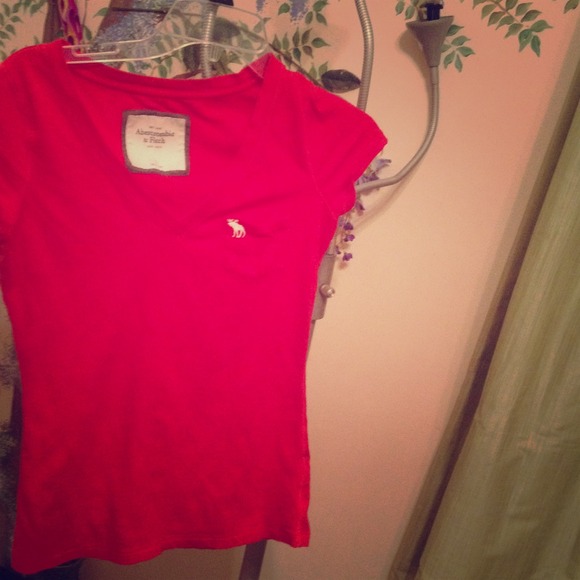 Abercrombie & Fitch v-neck small