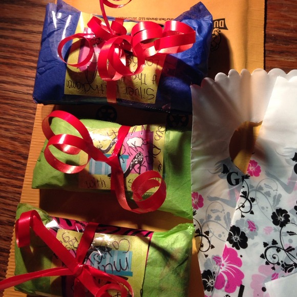 Bundle sold. 💞💙💋