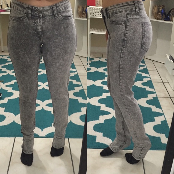 H&M Jeans - H&M Grey high waisted washed jeans H&M Jeans - H&M Grey high waisted washed jeans