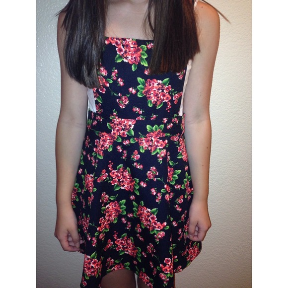 Floral (apron) dress.