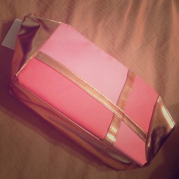 Cosmetic bag