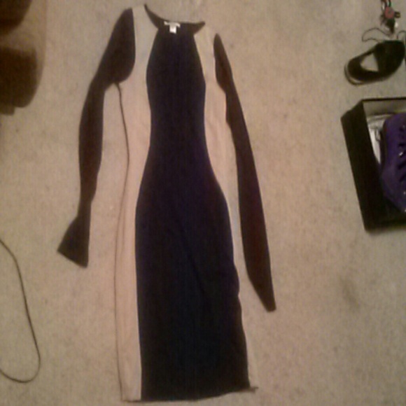 Dress - Picture 3 of 3