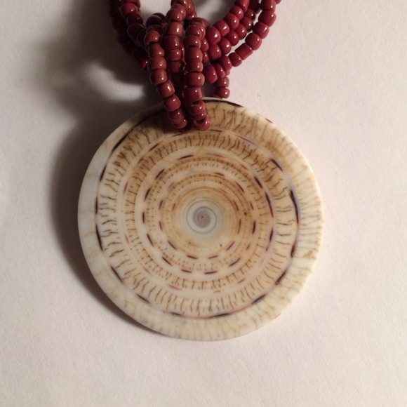 Essential necklace - Picture 2 of 4