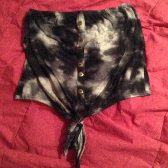 Black and white tie die tube top