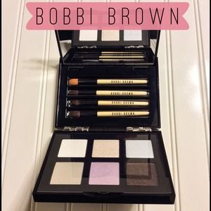 Bobbi Brown Eyeshadow Palette & Brush set