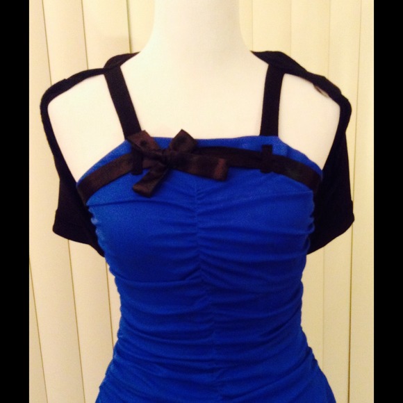 blue dress - Picture 2 of 4