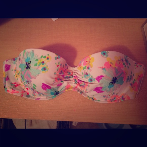 34B Victorias Secret bathing suit top