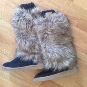 Victoria secret fur boots