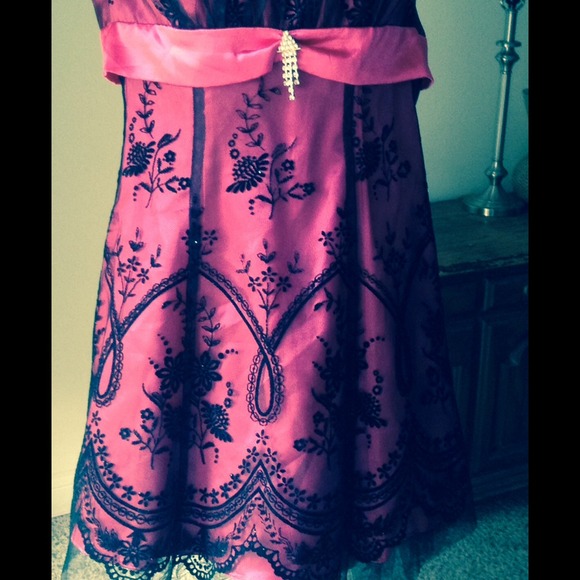 DRESS - Picture 3 of 4