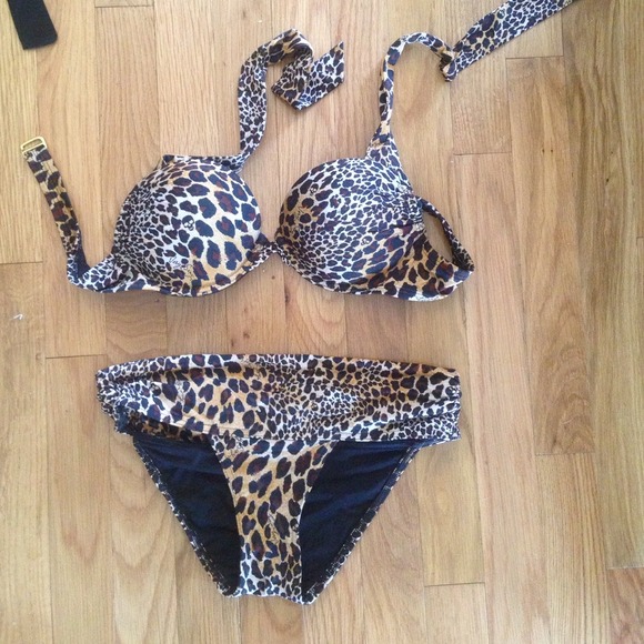 Victoria secret bomb shell bathing top and bottom