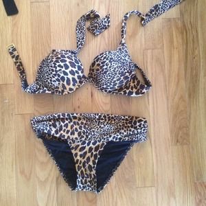 Victoria secret bomb shell bathing top and bottom