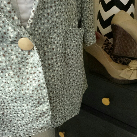Blazer - Picture 2 of 3