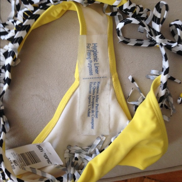 Fun Bikini👙💛✨ - Picture 2 of 3