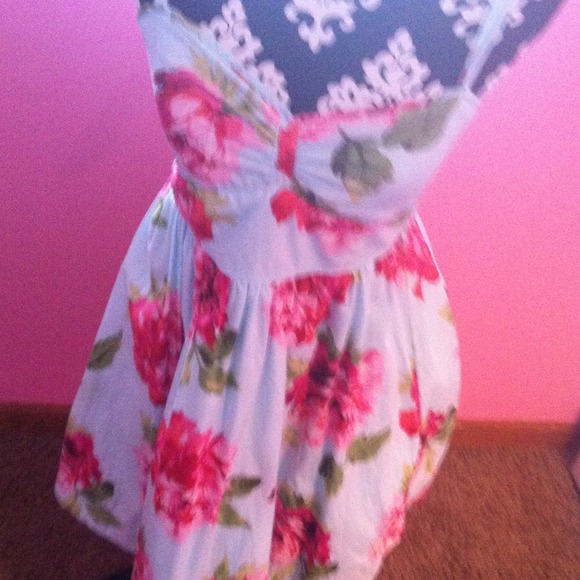 🚫TRADED🚫 Abercrombie & Fitch size M dresses