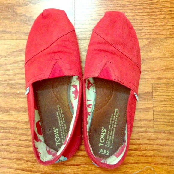 ♦️RED TOMS♦️