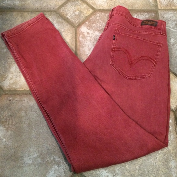Cinnamon red Levi jeans