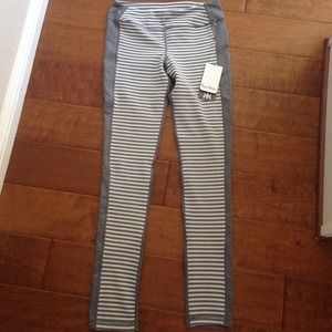 NWT KYODAN yoga pants Sz small no trades!