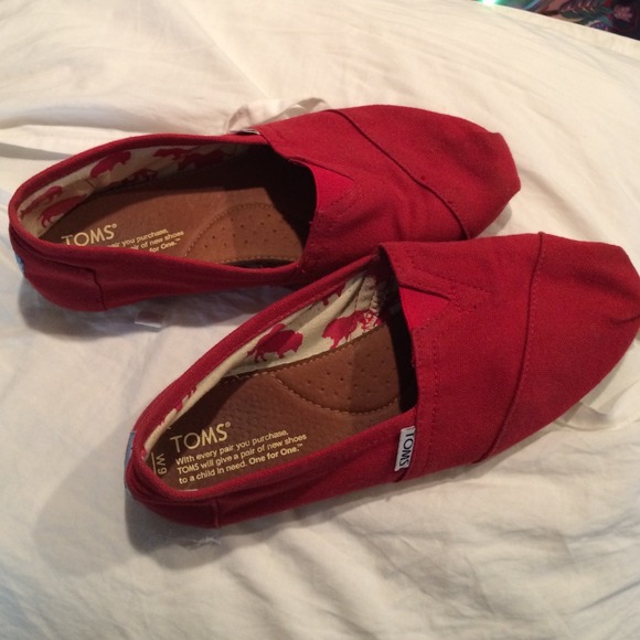 Red TOMS