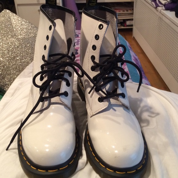 White DOC MARTENS