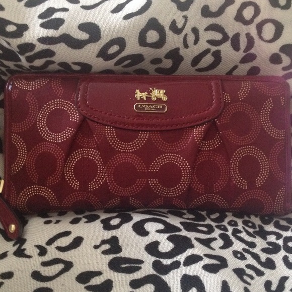 100% Authentic beautiful Coach zip around wallet