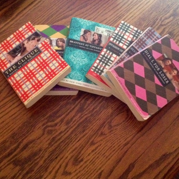 A Clique Novel bundle