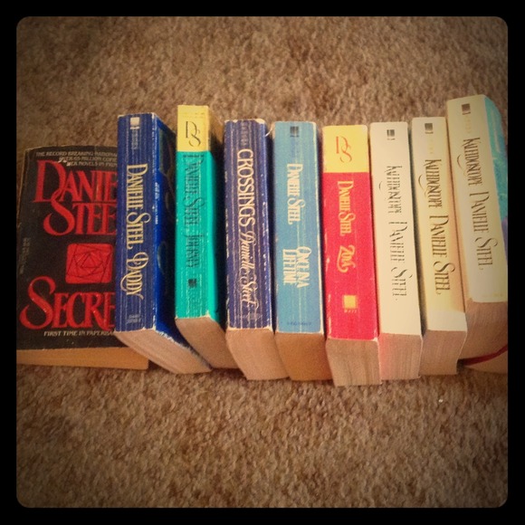 20 Danielle Steel Paperback Books