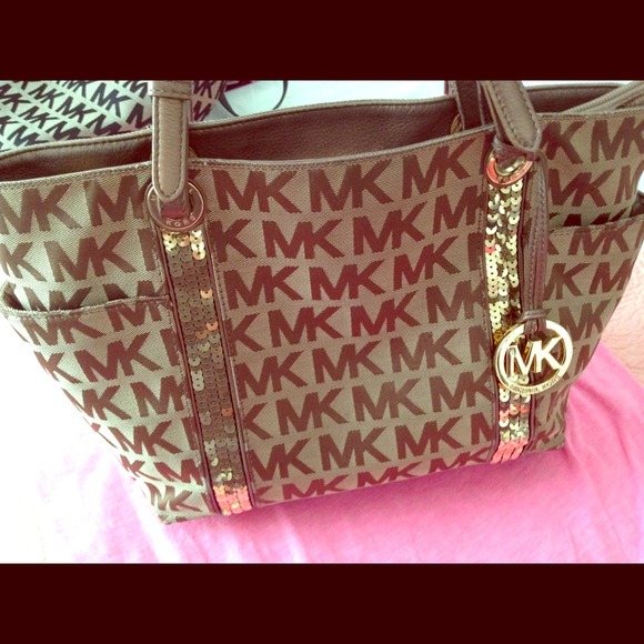 Authentic michael kors signature purse