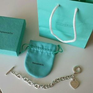 Return to Tiffany Heart Tag
Toggle Bracelet
