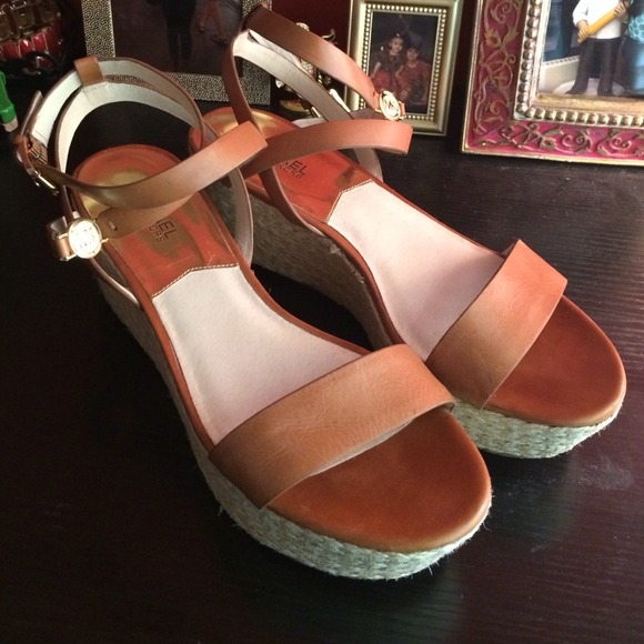 NWT Michael Kors Jalita Wedge