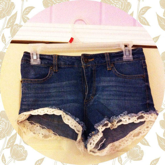 Floral denim shorts - Picture 1 of 2