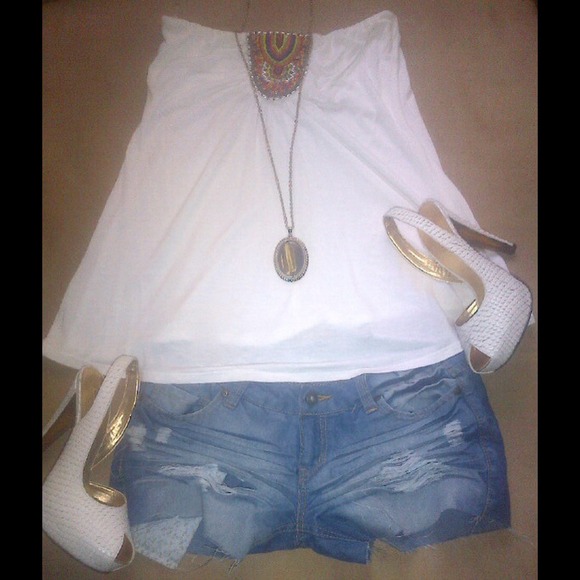 ✨Distressed Ripped Denim Shorts✨