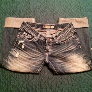 BKE (Buckle) Stella Capri jeans