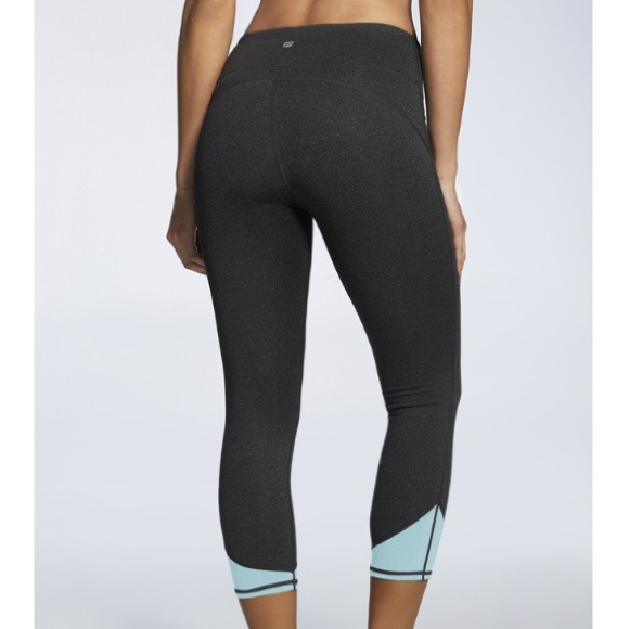 Fabletics Lima Capri (similiar to lululemon)