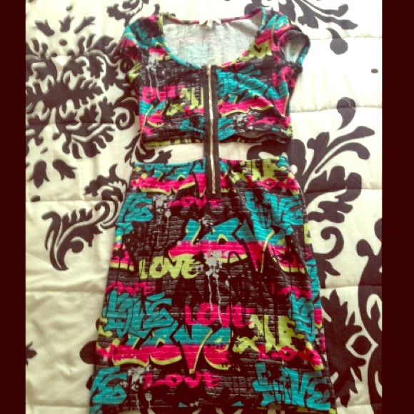 Graffiti dress - Picture 1 of 2