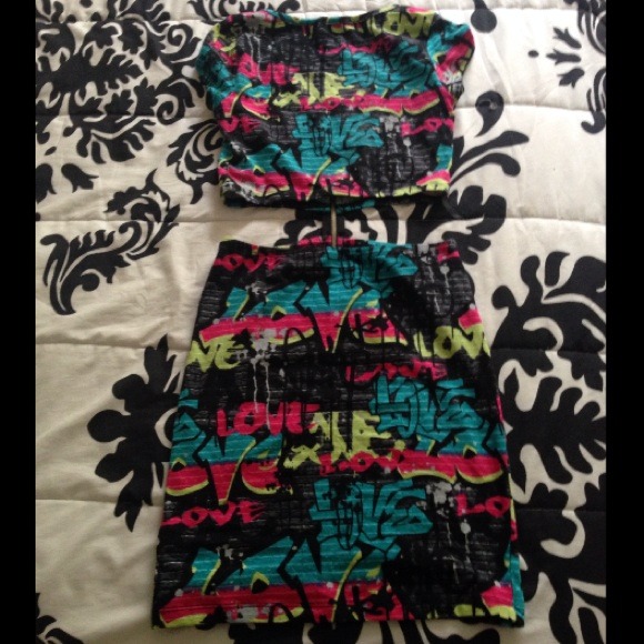 Graffiti dress - Picture 2 of 2