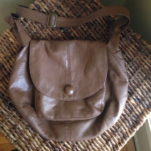 Handy cross body handbag