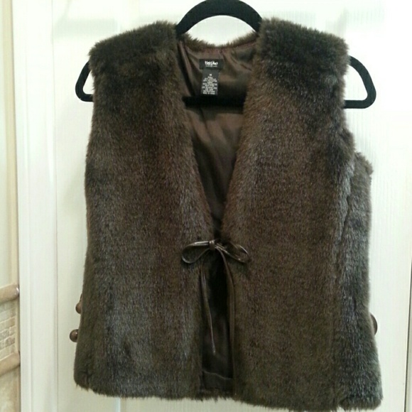 Dark Brown Faux Fur Vest - Picture 4 of 4