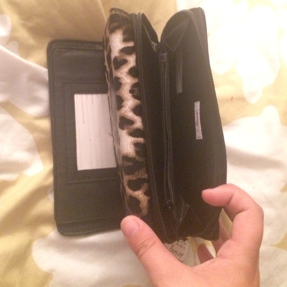 Cheetah purse and wallet - Picture 3 of 4