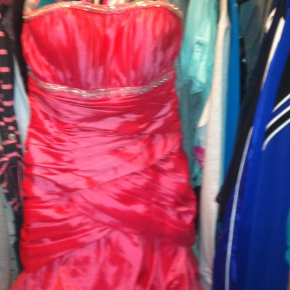 Watermelon colored prom dress - Picture 2 of 3