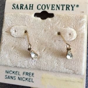 $5! 🚫Must Bundle (3) $5 items to get deal!🚫Sarah Coventry Crystal Earrings!