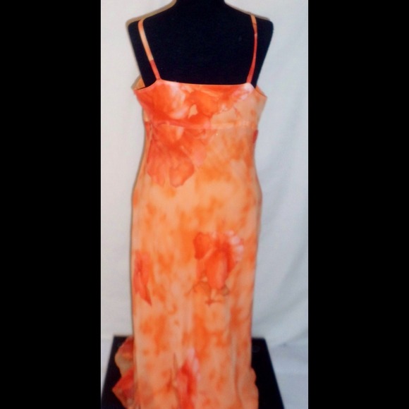 Long dress - Picture 2 of 4